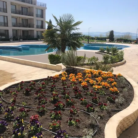 Diamond Sarafovo Apartmanhotel 3*